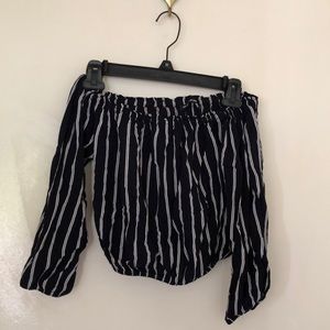 Brandy Melville cropped long sleeve